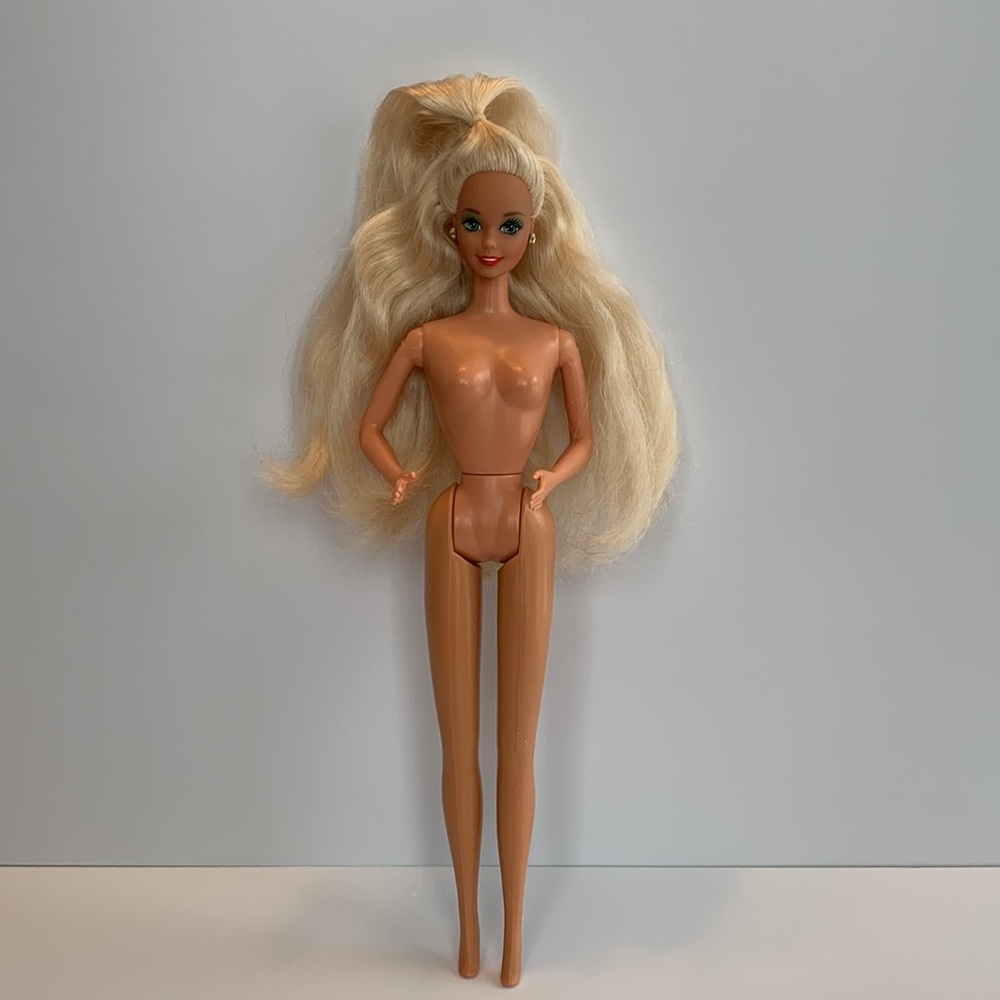 Vintage Barbie, Holiday Barbie 1991 #1871 - Picture 10 of 16